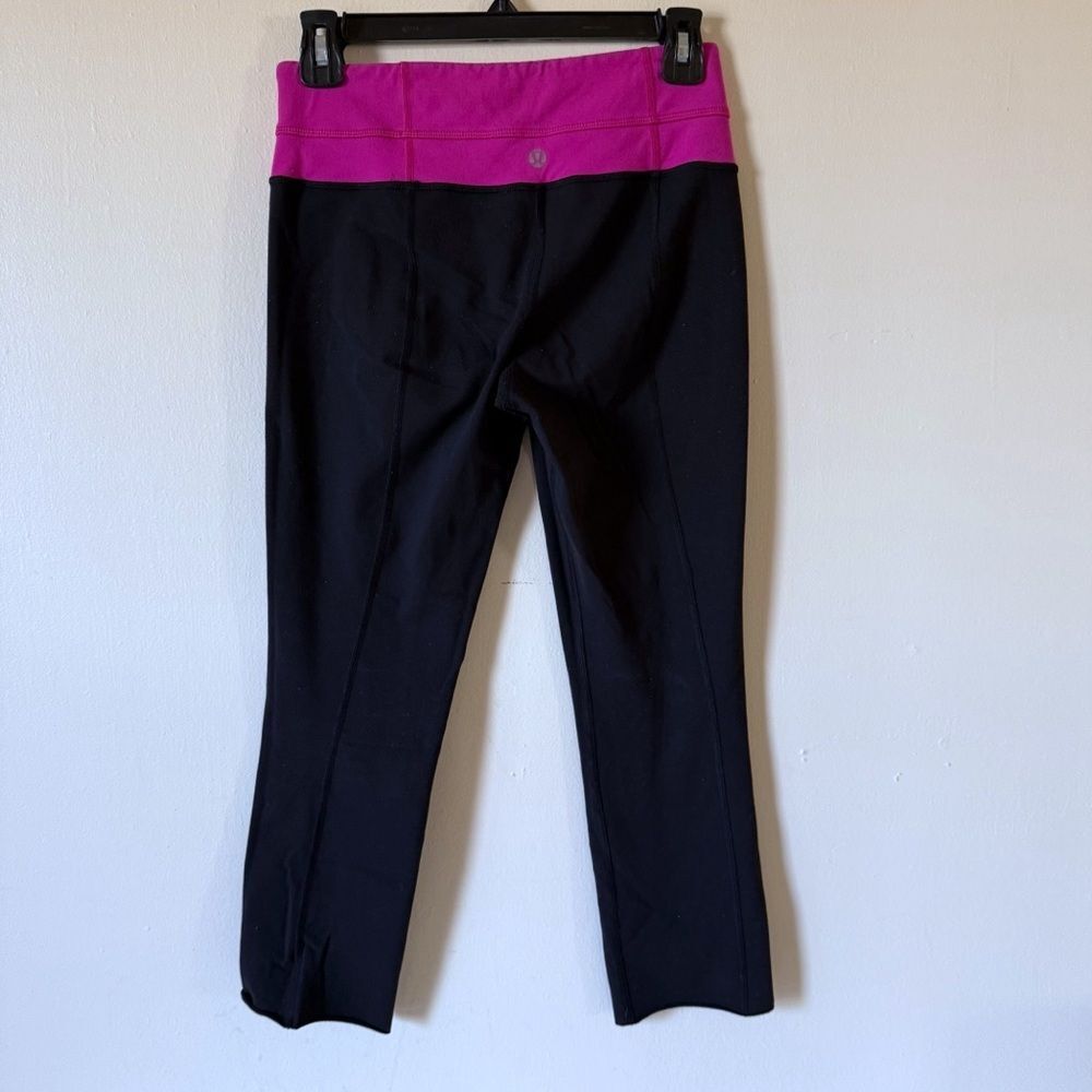 Lululemon Crop Leggings Size 4 Black Pink Capri Pant